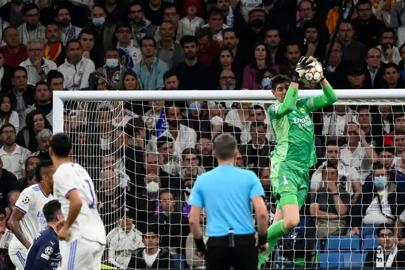 Courtois 8: ha meriti colossali sulla vittoria, perché tiene il suo Real sotto di un solo gol fino all'incredibile conclusione dei tempi regolamentari
