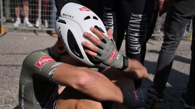 Il ciclista milanese ha vinto la tappa del Giro che si è chiusa a Genova