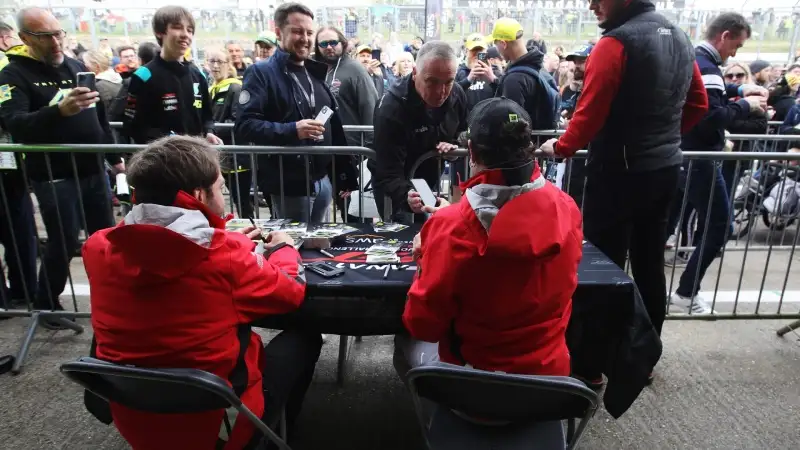 Tra i piloti sicuramente l'ex campione della MotoGp è stato il più acclamato
