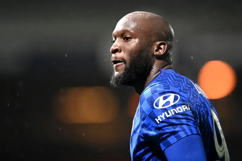Romelu Lukaku: la sua volontà è quella di tornare all'Inter, i nerazzurri però devono trovare un accordo con il Chelsea. Sullo sfondo il Real Madrid
