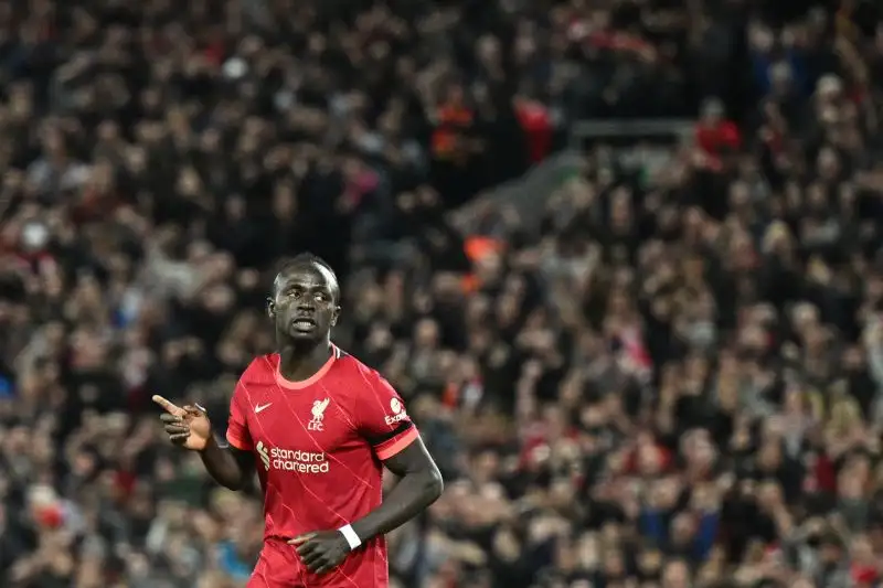 Sadio Manè: il Liverpool ha rifiutato la prima offerta del Bayern Monaco che però resta in pole. Più defilato il Barcellona, scarsissime le possibilità che si accasi al Real Madrid
