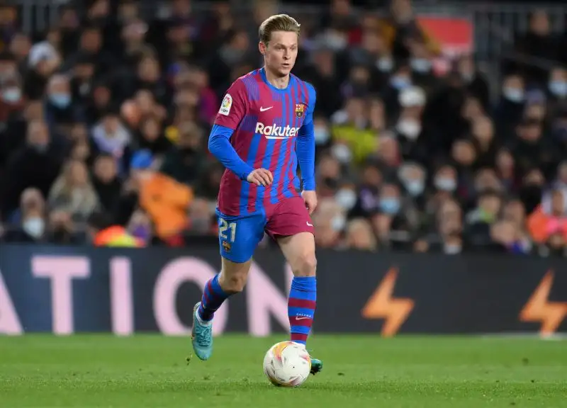 Frenkie De Jong: non si è ambientato completamente al Barcellona, Ten Hag ha già chiesto alla dirigenza dello United di fare un tentativo
