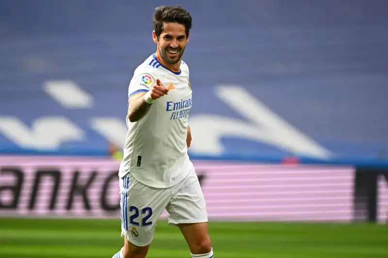 Isco: Ancelotti vorrebbe che rimanesse a Madrid ma il giocatore vuole sentirsi importante. Roma possibile, Milan sullo sfondo
