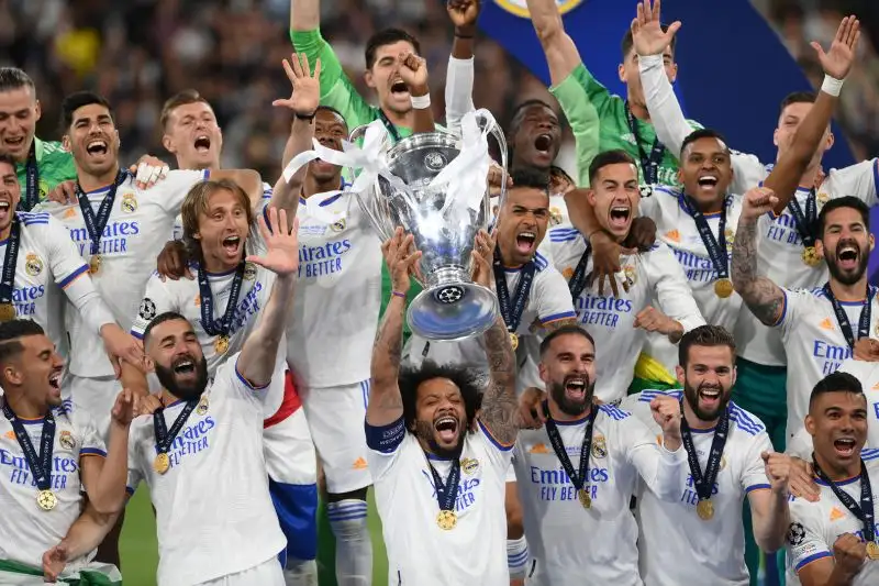 7: Real Madrid 750 milioni di euro
