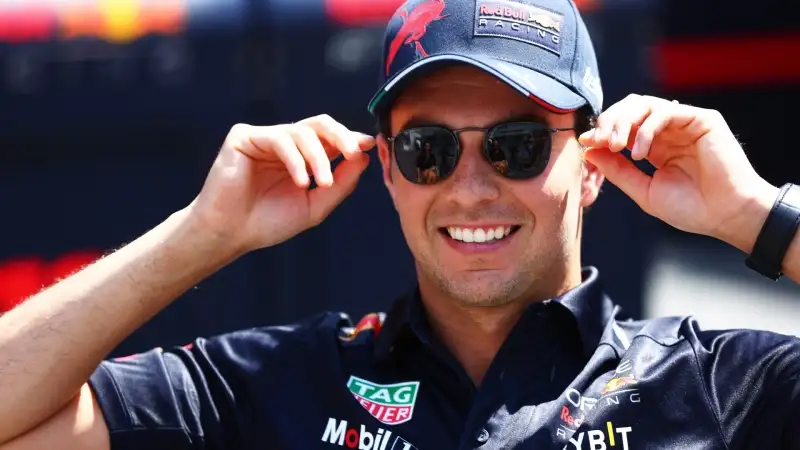 Tra i primi un sorridente Sergio Perez, fresco vincitore del Gp di Montecarlo