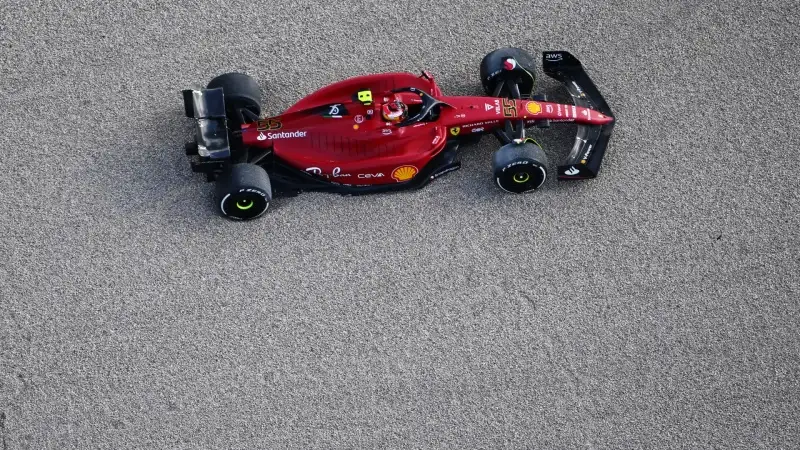 In Australia Sainz esce dalla gara dopo solo due giri, finendo nella ghiaia 