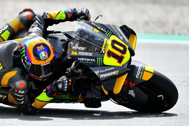 Luca Marini 7: ottimo weekend per il pilota del team VR46, solido e in grado di resistere a piloti più esperti della classe regina