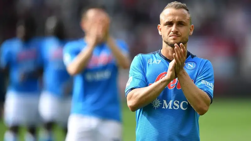 Il 22 gennaio sarà invece derby contro la Salernitana a Salerno. I napoletani potrebbero versare litri di lacrime se dovessero essere infilzati da Cavani
