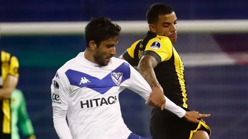 Ricky Alvarez: all'Inter qualcuno si era illuso fosse un fuoriclasse, in effetti qualche lampo di grande classe l'ha mostrato, peccato che non abbia mai trovato continuità. Ha chiuso in Argentina, al Velez Sarsfield

