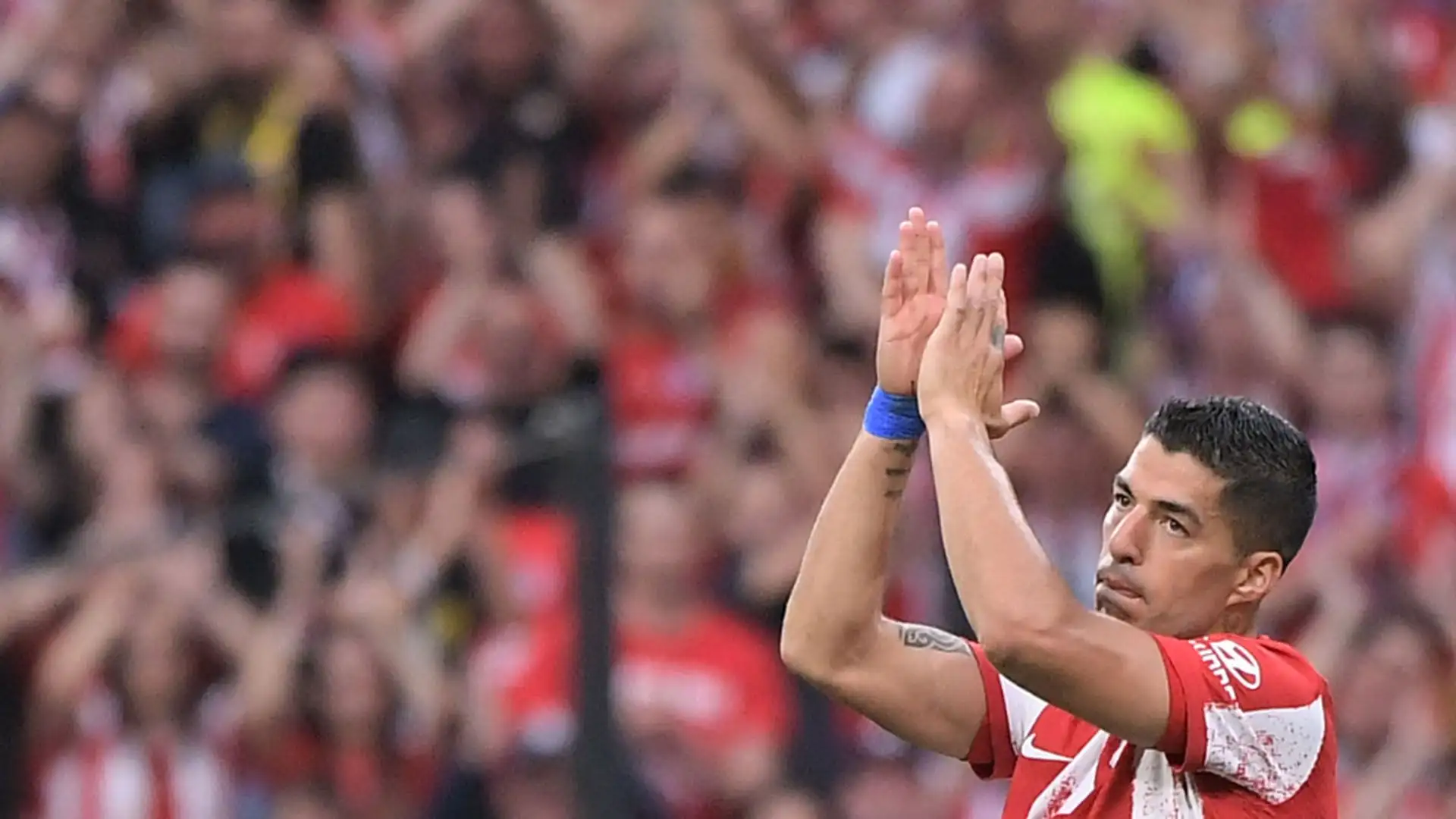 2- Luis Suarez: il Pistolero ha lasciato l'Atletico Madrid dopo aver segnato 32 gol in 67 partite. Sono diversi i club interessati a lui. Valore di mercato: 8 milioni di euro (Transfermarkt)
