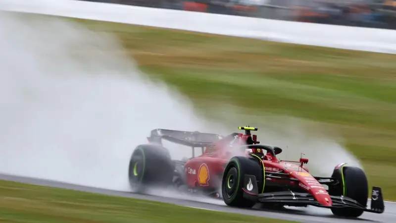 Sainz si è esaltato sotto la pioggia