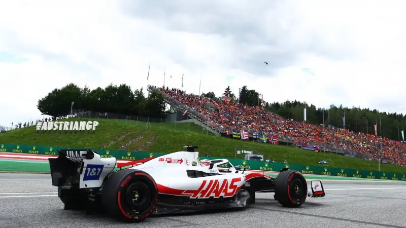 Magnussen 6.5. Sembra tornato quello di inizio stagione, seconda top-10 consecutiva