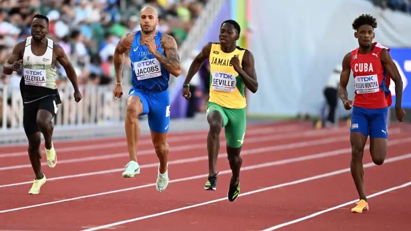 Sono durati pochi metri i Mondiali di Marcell Jacobs