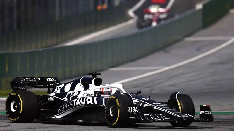 Gasly ha poi concluso la Sprint Race in 15esima posizione. Ottavo Hamilton