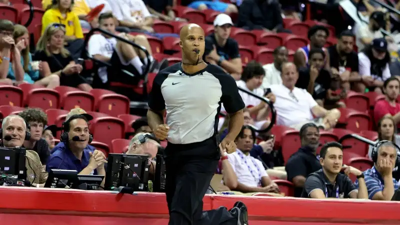 L'ex ala di New Jersey e Cleveland tra le altre ha arbitrato per un quarto