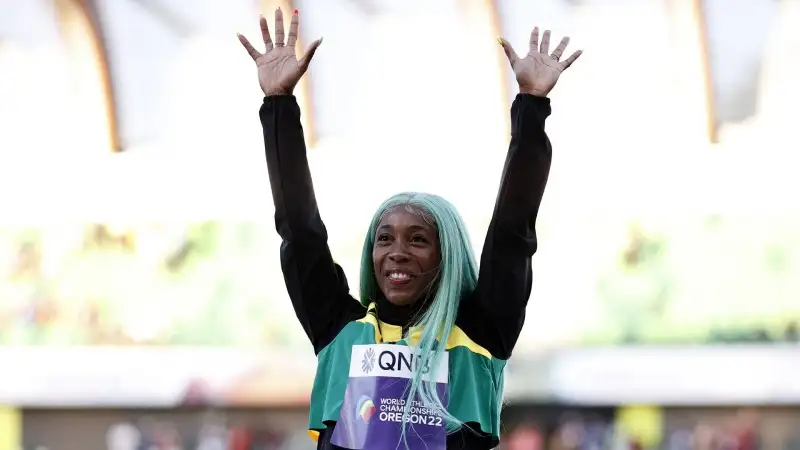 Shelly-Ann ha preceduto le due connazionali Shericka Jackson ed Elaine Thompson, in un tris tutto giamaicano.