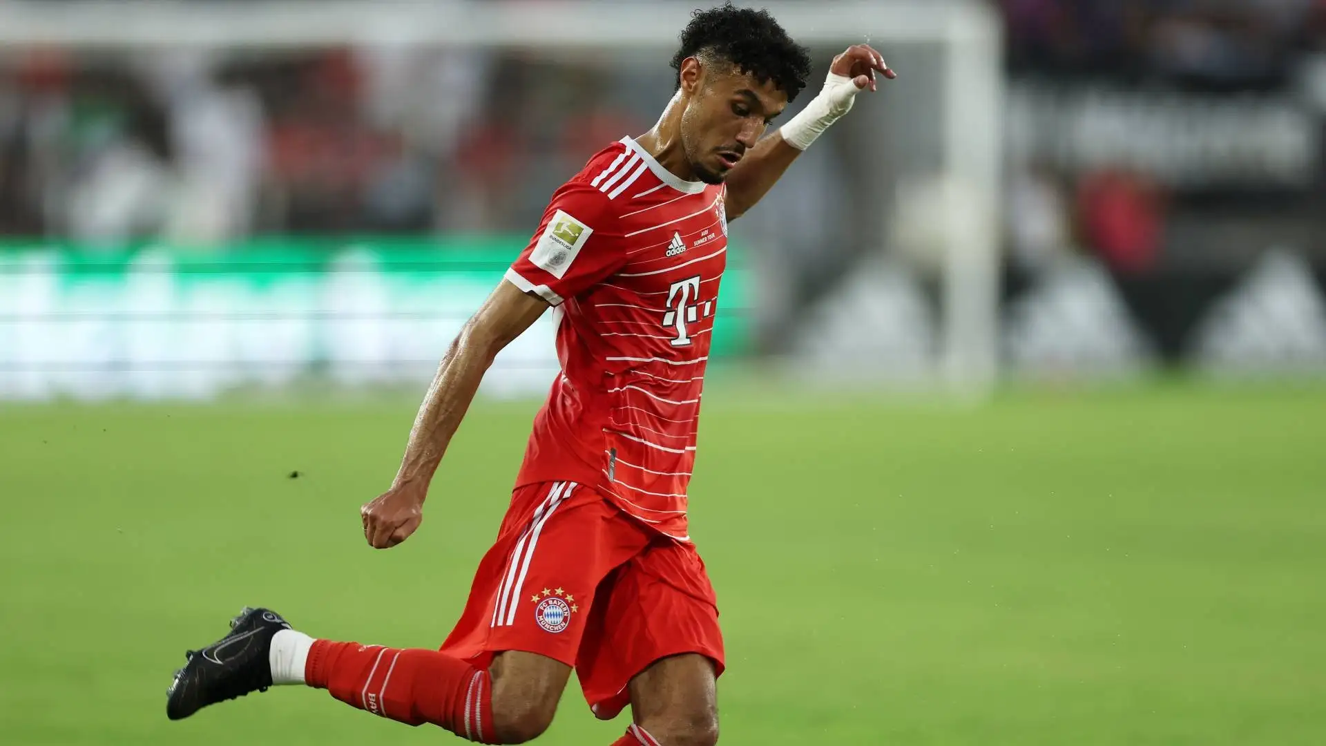 Esordio anche per il terzino destro Noussair Mazraoui, prelevato dall'Ajax a parametro zero