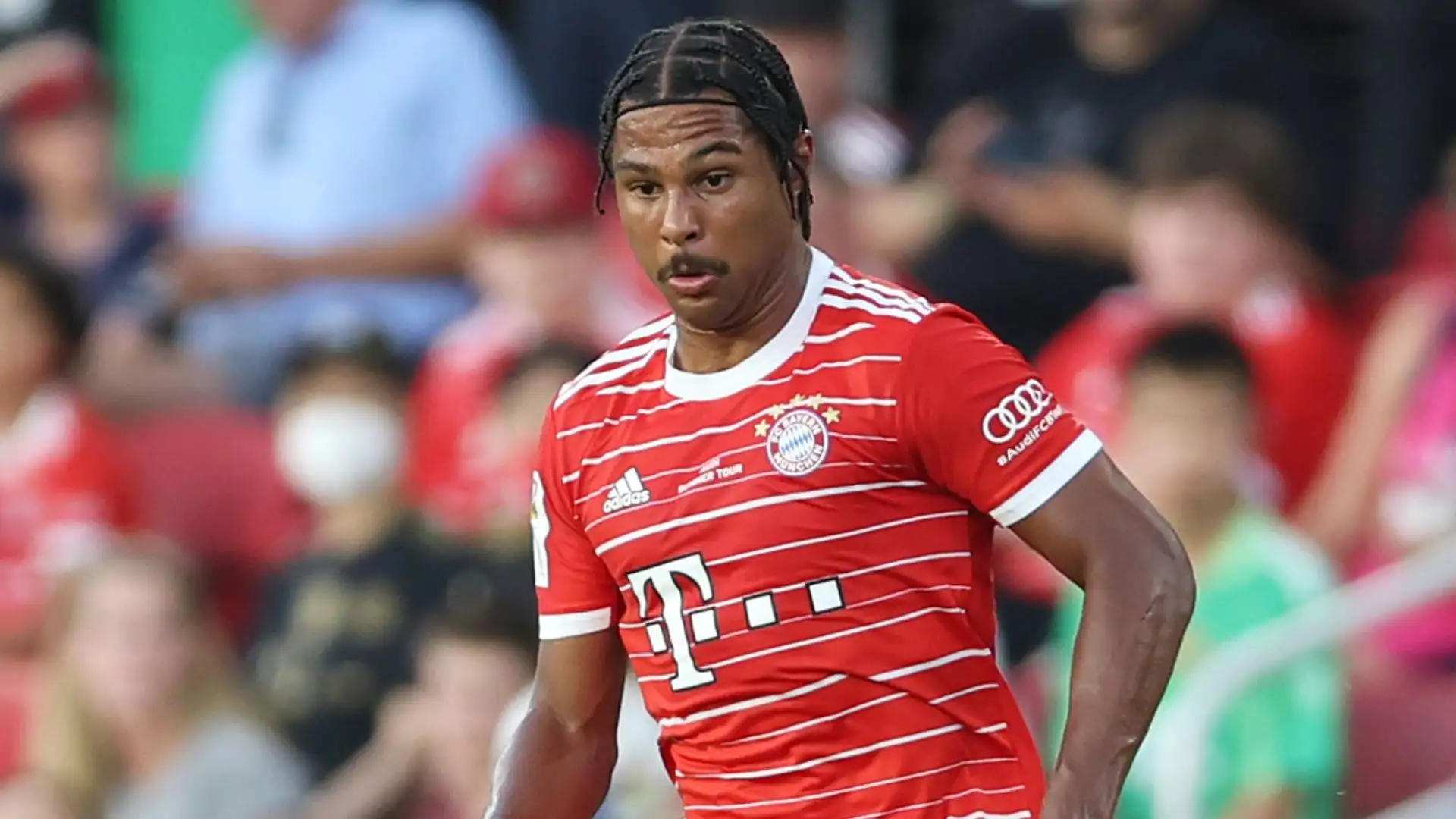 Gol e assist per Serge Gnabry, che si appresta a disputare la sua quarta stagione con la maglia bavarese