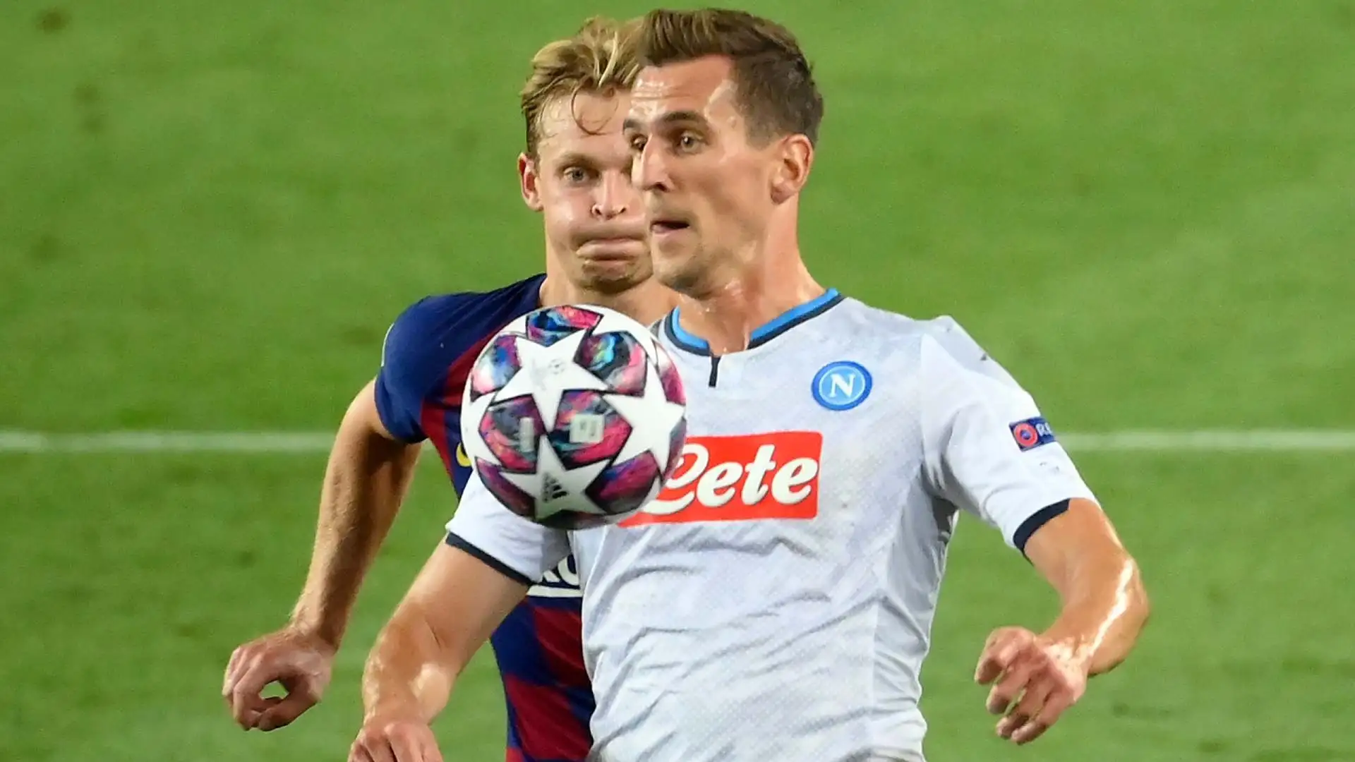 Nell'ottobre 2018, dopo il match di Champions tra Napoli e Liverpool, Milik è stato derubato: il Rolex sottrattogli aveva un valore di circa 7000 euro