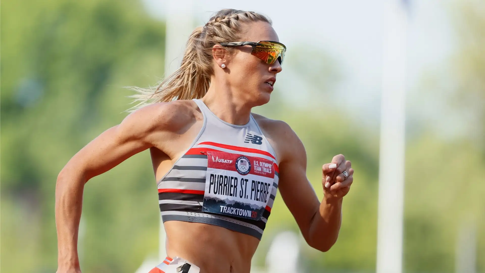 Nel 2022 ha vinto la sua prima medaglia a livello internazionale. L'ha vinta nei 3000m, ai Campionati mondiali indoor di Belgrado