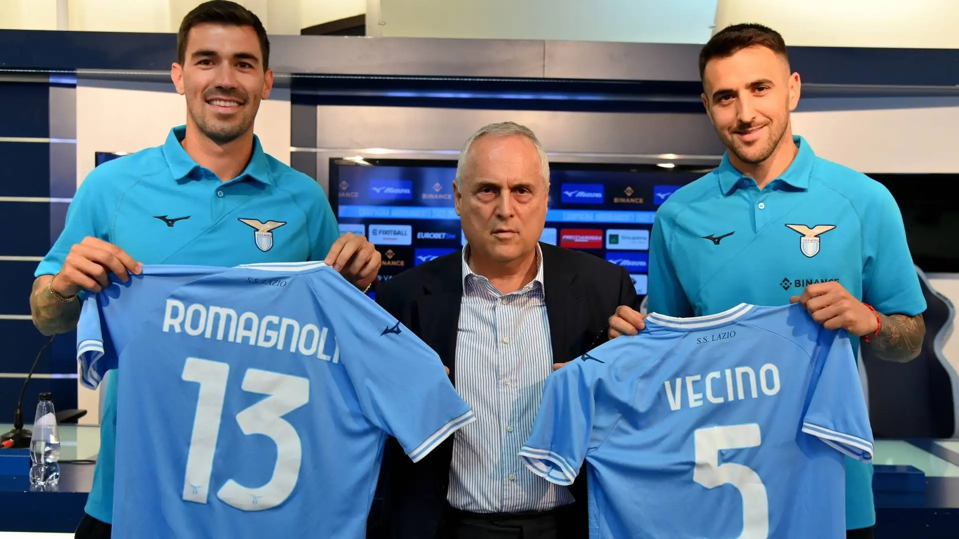 Anche la società biancoceleste ha svolto una buona campagna acquisti, aggiudicandosi giocatori esperti come Vecino e Romagnoli ed è pronta a stupire in Europa