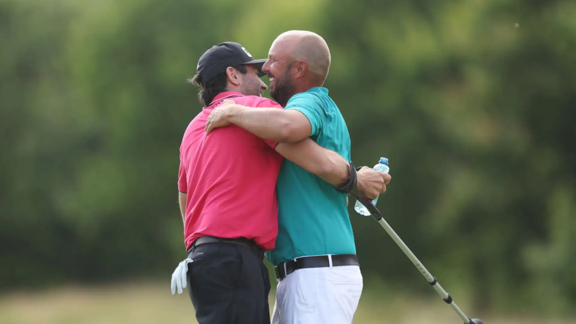Il toscano è andato in fuga nel round d'apertura con un 68 (-4, sei birdie, due bogey) ha poi tenuto alto il ritmo con un 70 (-2, cinque birdie, tre bogey).