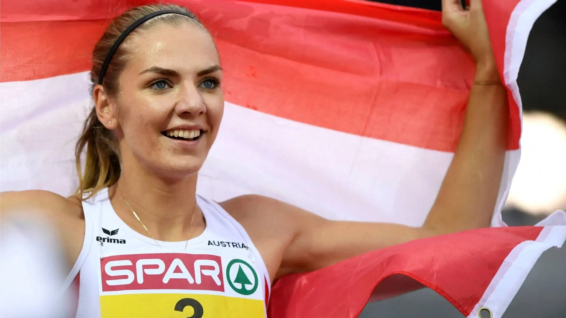 Ha preso parte all'eptathlon, terminando ottava