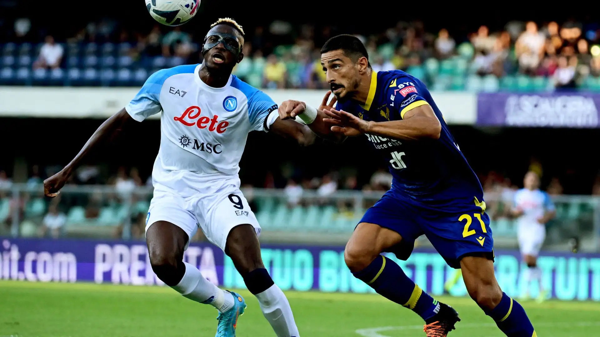 Osimhen 7.5: dopo un inizio poco lucido, segna il secondo gol della sua squadra e realizza l'assist della rete di Politano