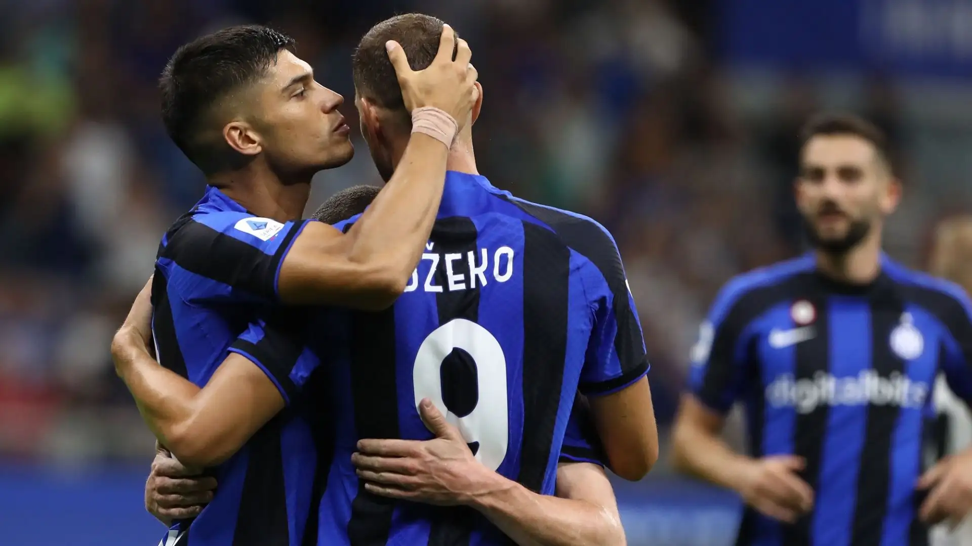 Dzeko 6: non brilla particolarmente, ma l'azione che sblocca il match parte da lui