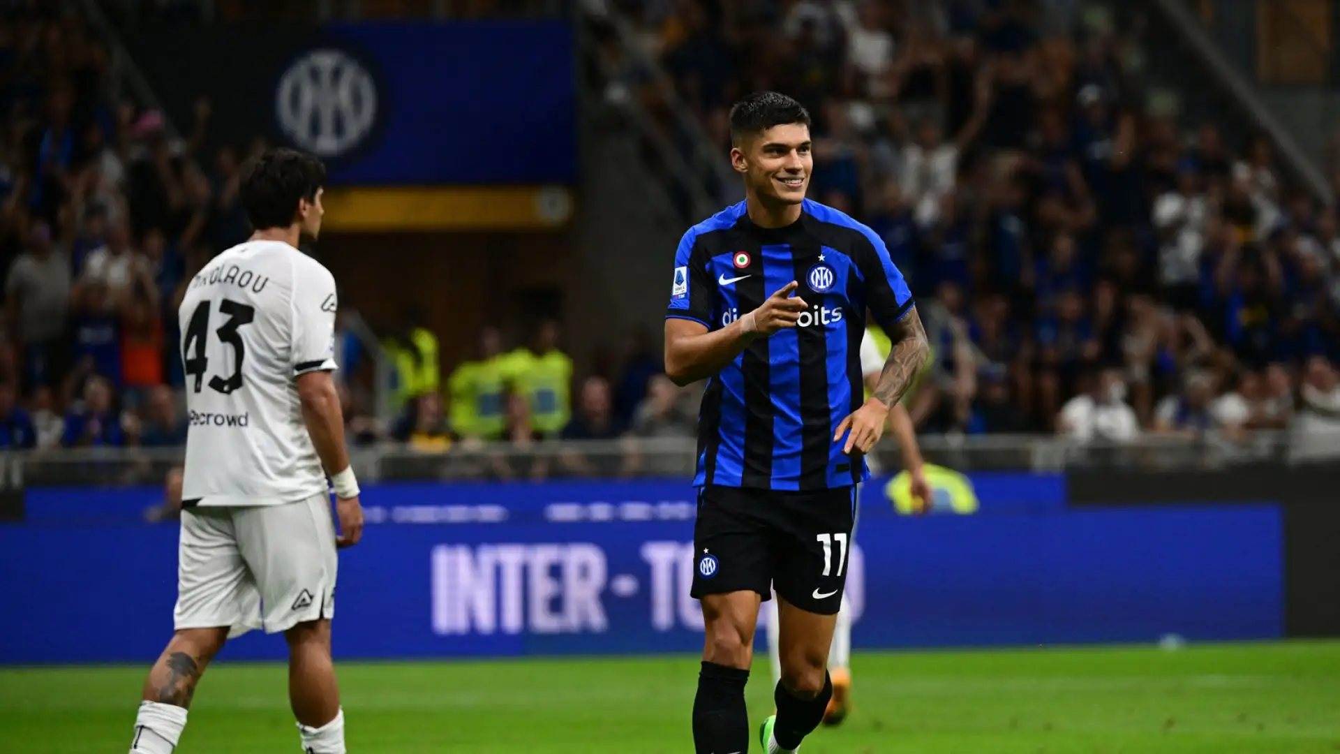 Correa 6,5. Entra nel finale e trova il modo di chiudere i conti su assist di Dzeko