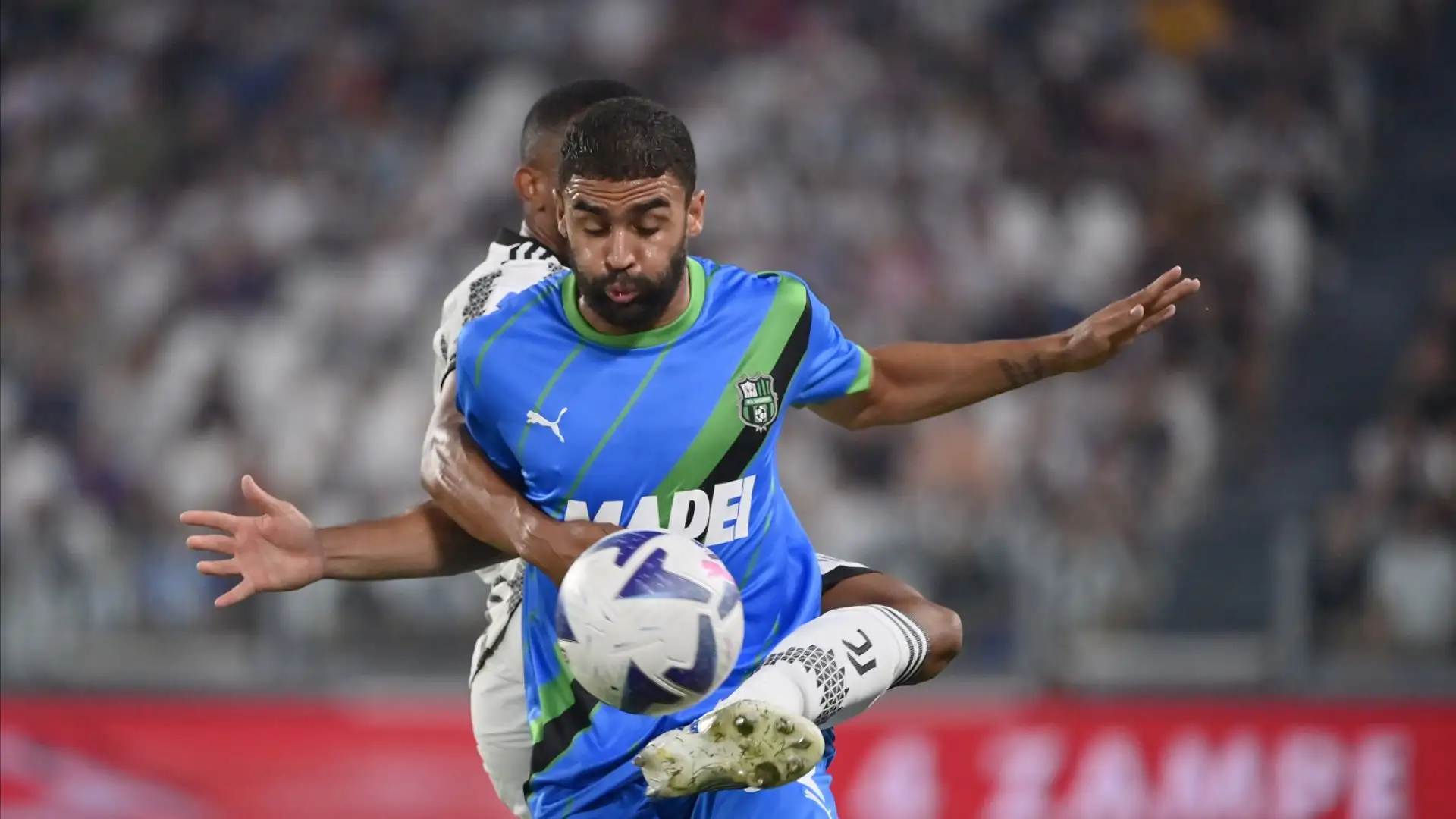 Defrel 5: limitato da Bonucci e Bremer, a parte in un'occasione che non sfrutta
