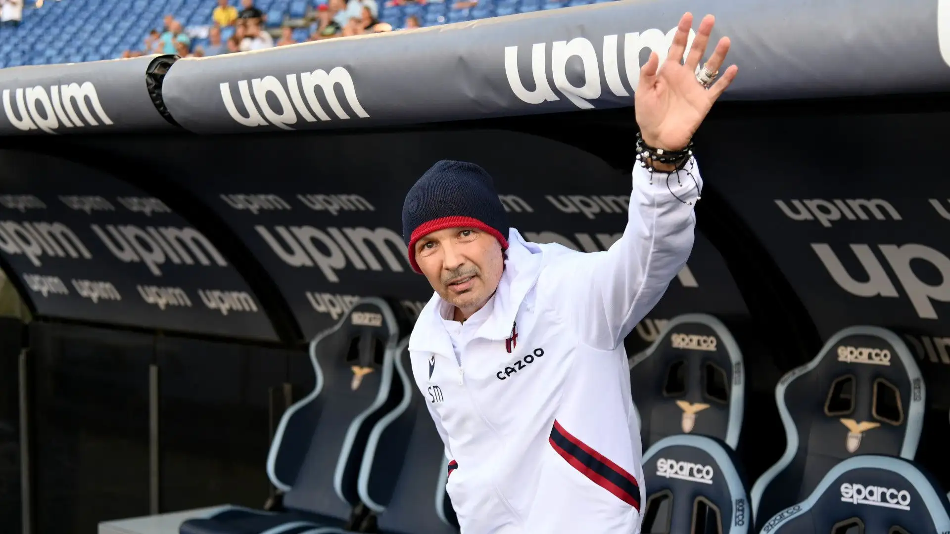 Mihajlović 6: nel primo tempo la sua squadra riesce a trarre vantaggio della superiorità numerica, ma quando si ritrova in parità numerica a causa dell'espulsione di Soumaoro subisce la tenacia della Lazio