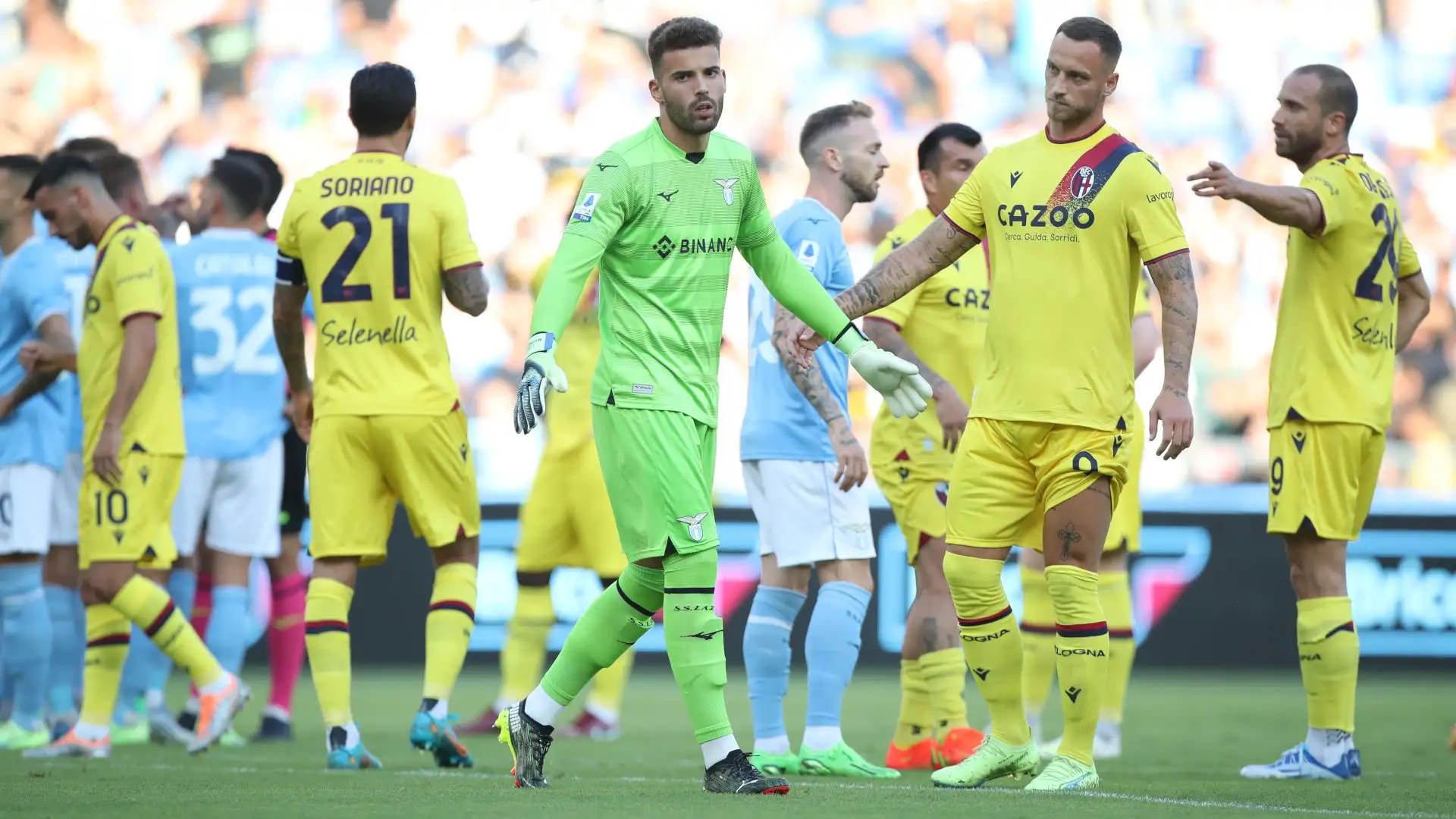 Maximiano 4: dopo sei minuti di gioco rimedia il primo cartellino rosso della partita per aver preso il pallone con le mani fuori dalla sua area