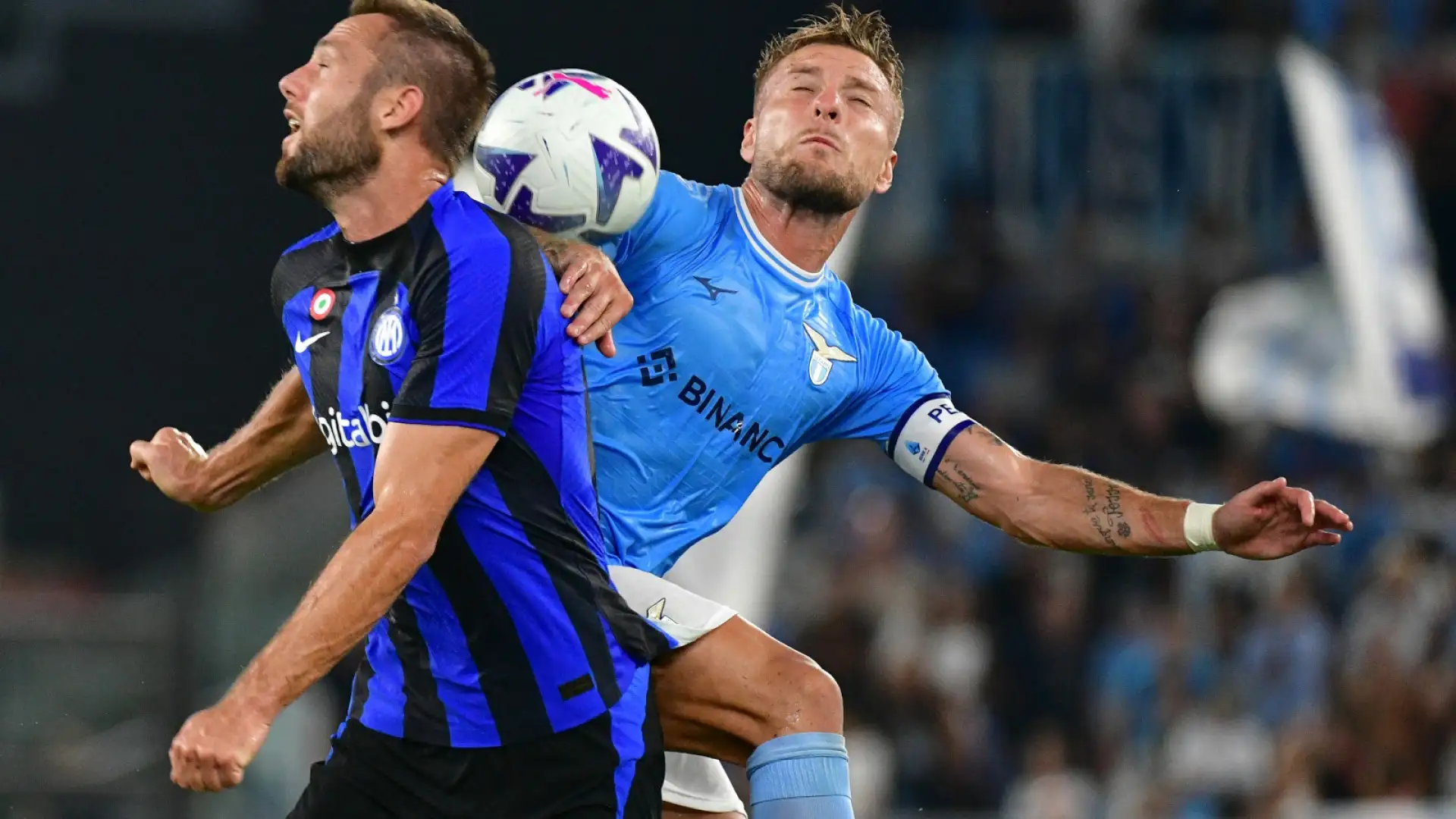 Immobile 6: Fa il suo e prova a togliere punti di riferimento alla difesa avversaria.