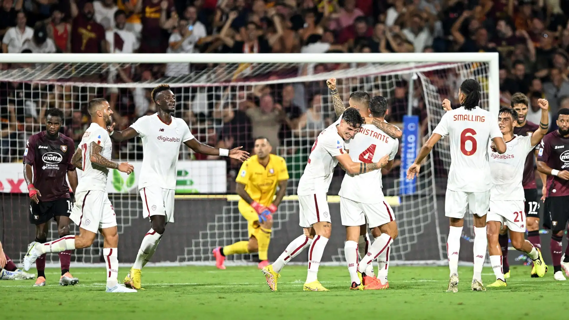 Luigi Sepe 6.5: tre belle parate, sul gol non può farci nulla. Senza di lui il passivo sarebbe stato più pesante
