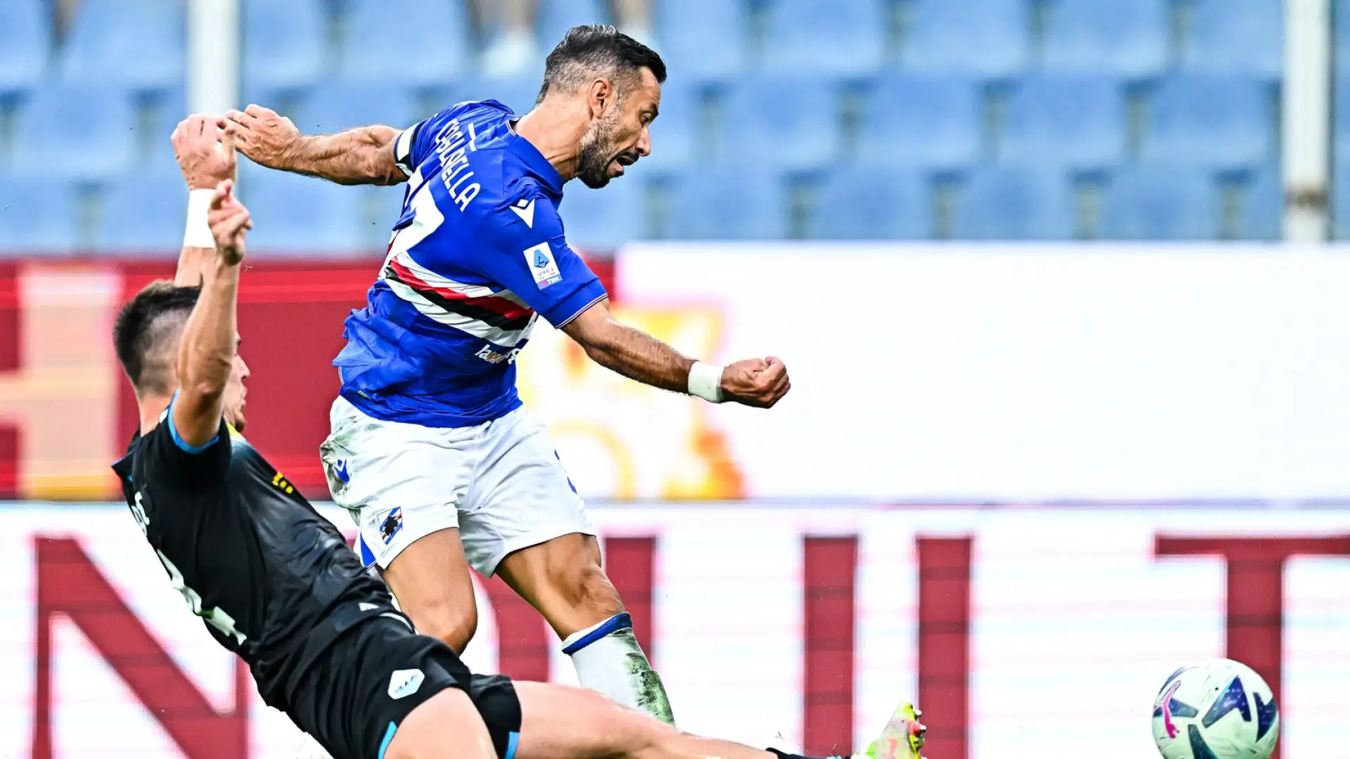 Quagliarella 6: viene servito poche volte, si muove molto ma l'unica chance la spreca

