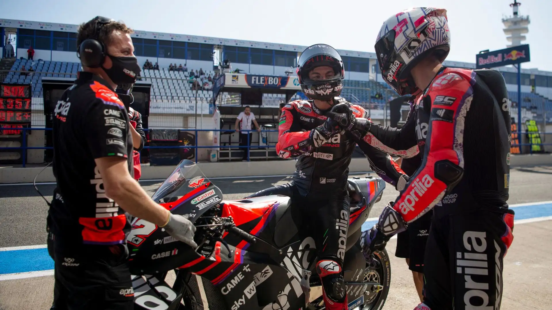 La line-up ufficiale di Aprilia per i prossimi due mondiali vede confermati i due piloti attuali, ovvero Aleix Espargaró e Maverick Viñales