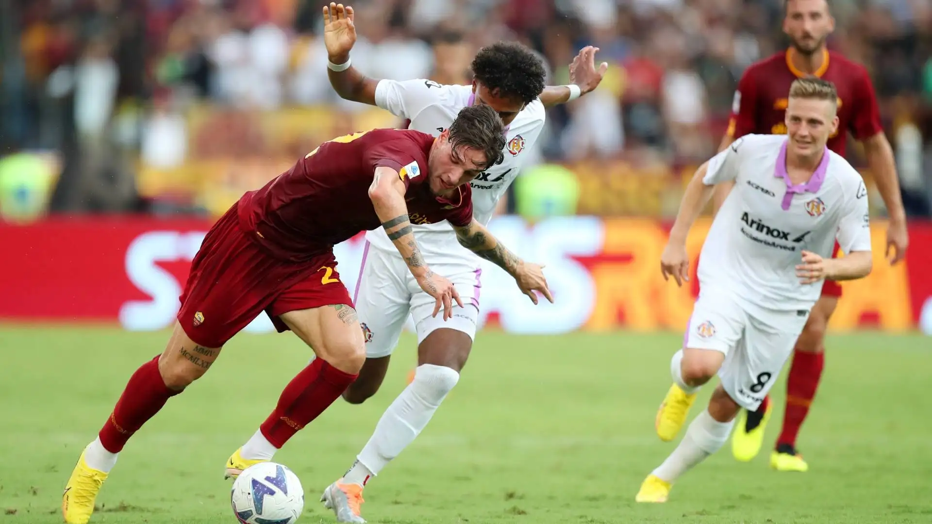 Il talento giallorosso è stato sostituito da El Shaarawy.
