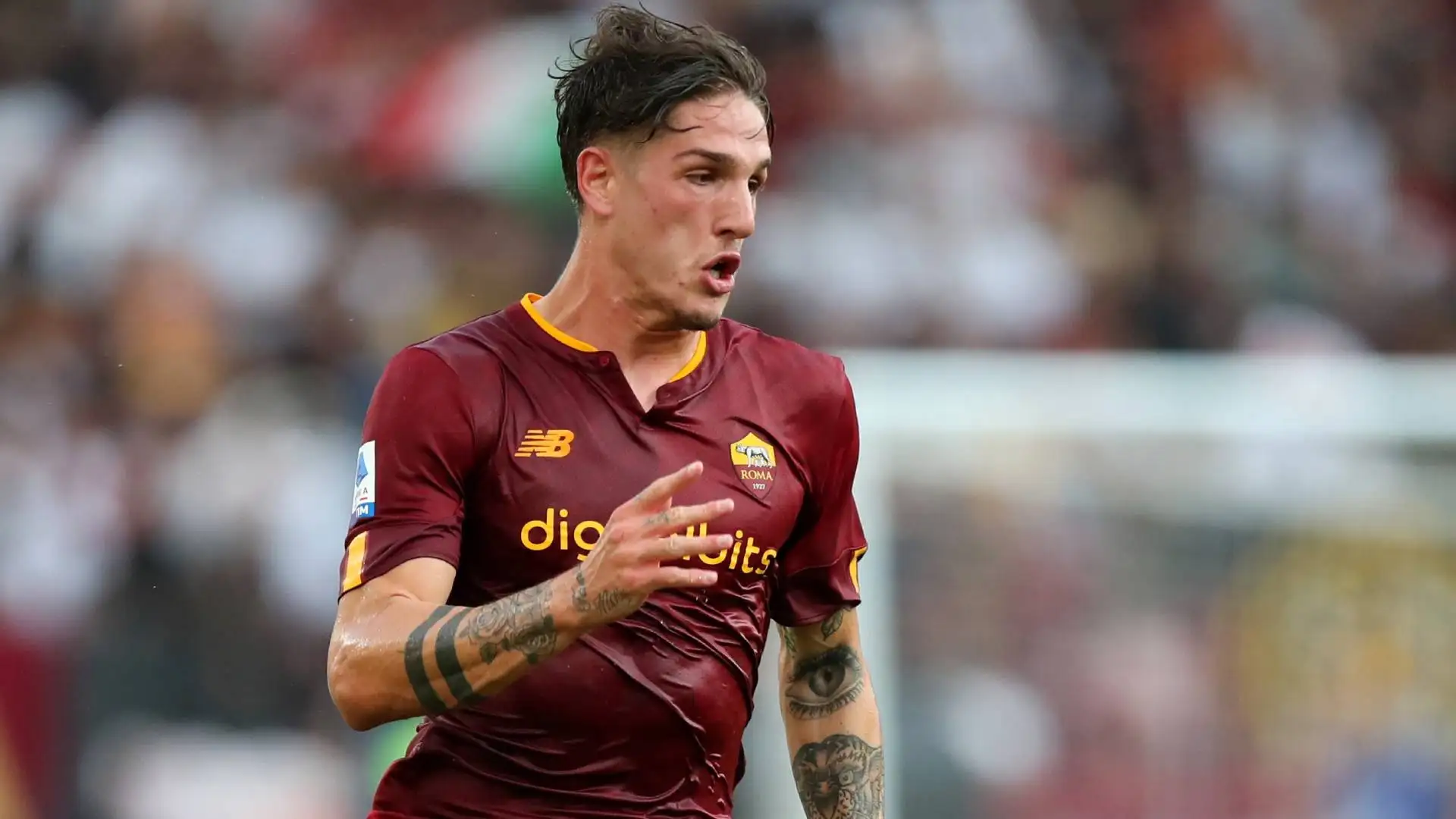 Scatta dunque l'allarme in casa Roma a pochi giorni dal big match contro la Juventus. Le condizioni del giocatore della Roma saranno valutate dallo staff medico giallorosso.

