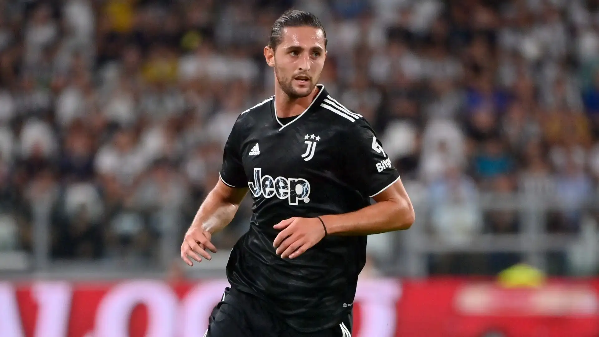 Rabiot-Manchester United: le richieste del francese, considerate eccessive dai Red Devils, hanno costretto la Juventus a tenersi il giocatore