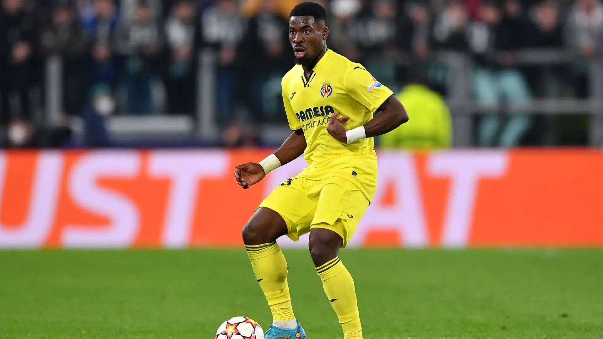 Sul gradino più basso del podio si ha Serge Aurier, terzino destro ivoriano che ha giocato tra le altre, per il PSG