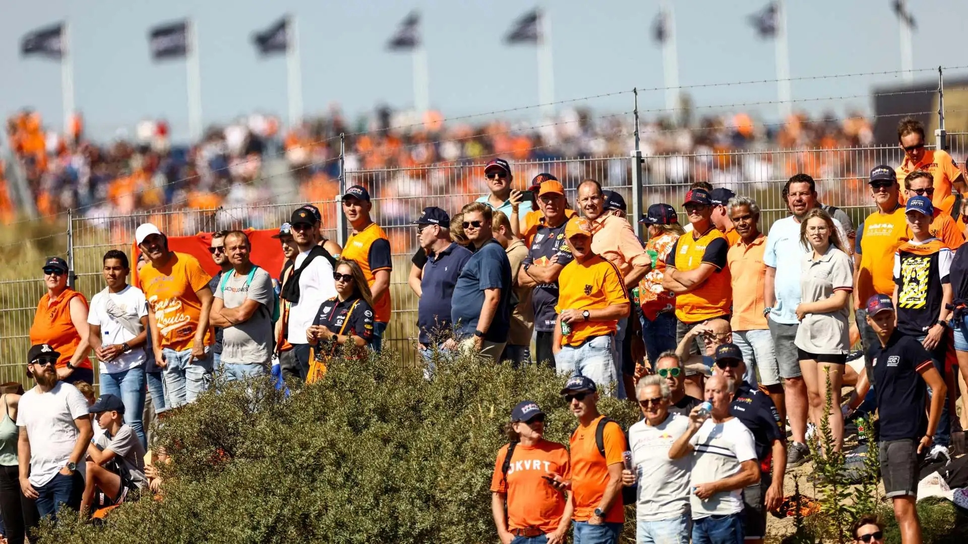Quasi tutto il pubblico è al seguito del campione del mondo in carica