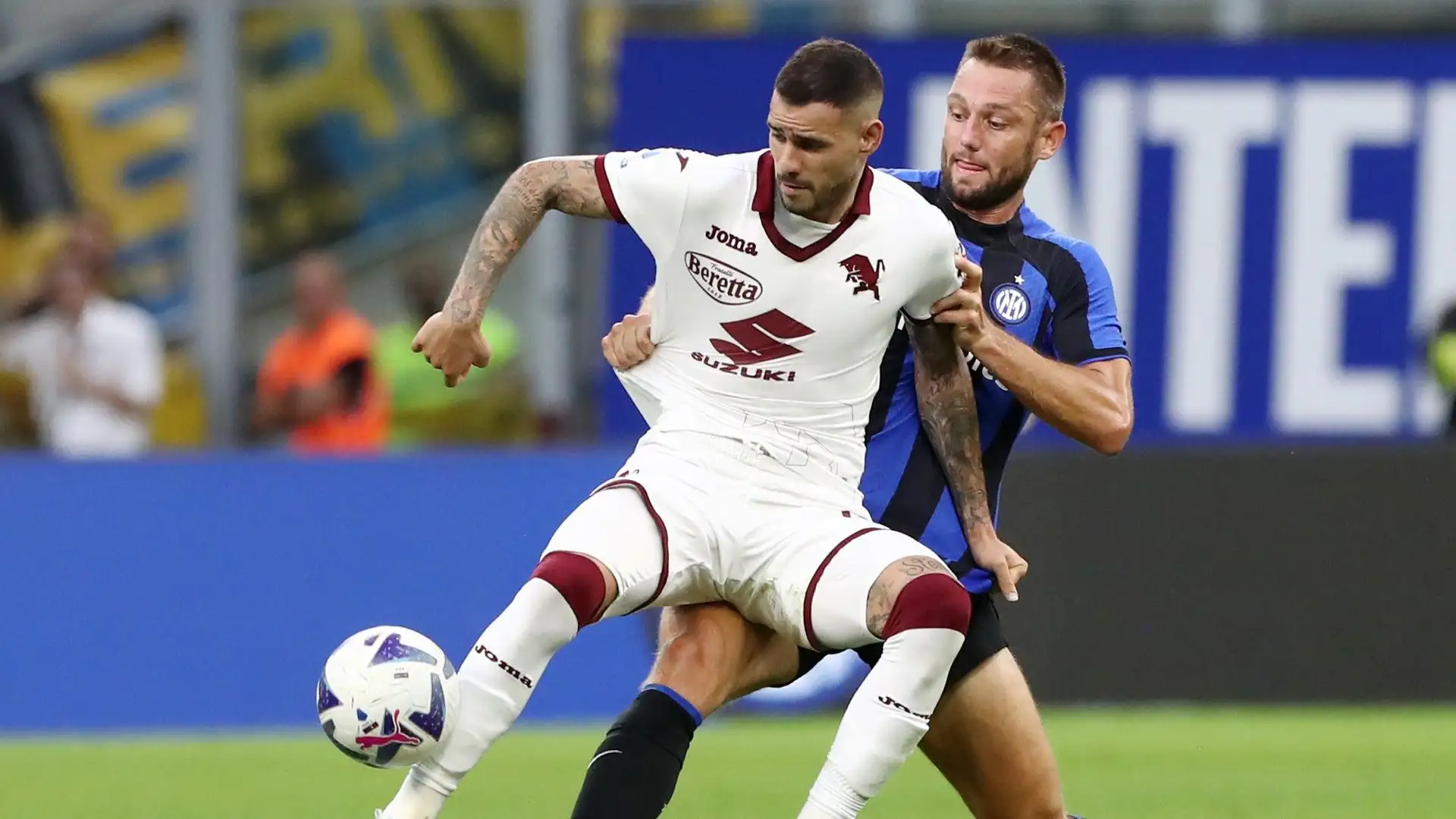Sanabria 6: macina chilometri e si sbatte per cercare il pallone, poi sfiora il gol di testa. I compagni avrebbero dovuto cercarlo di più