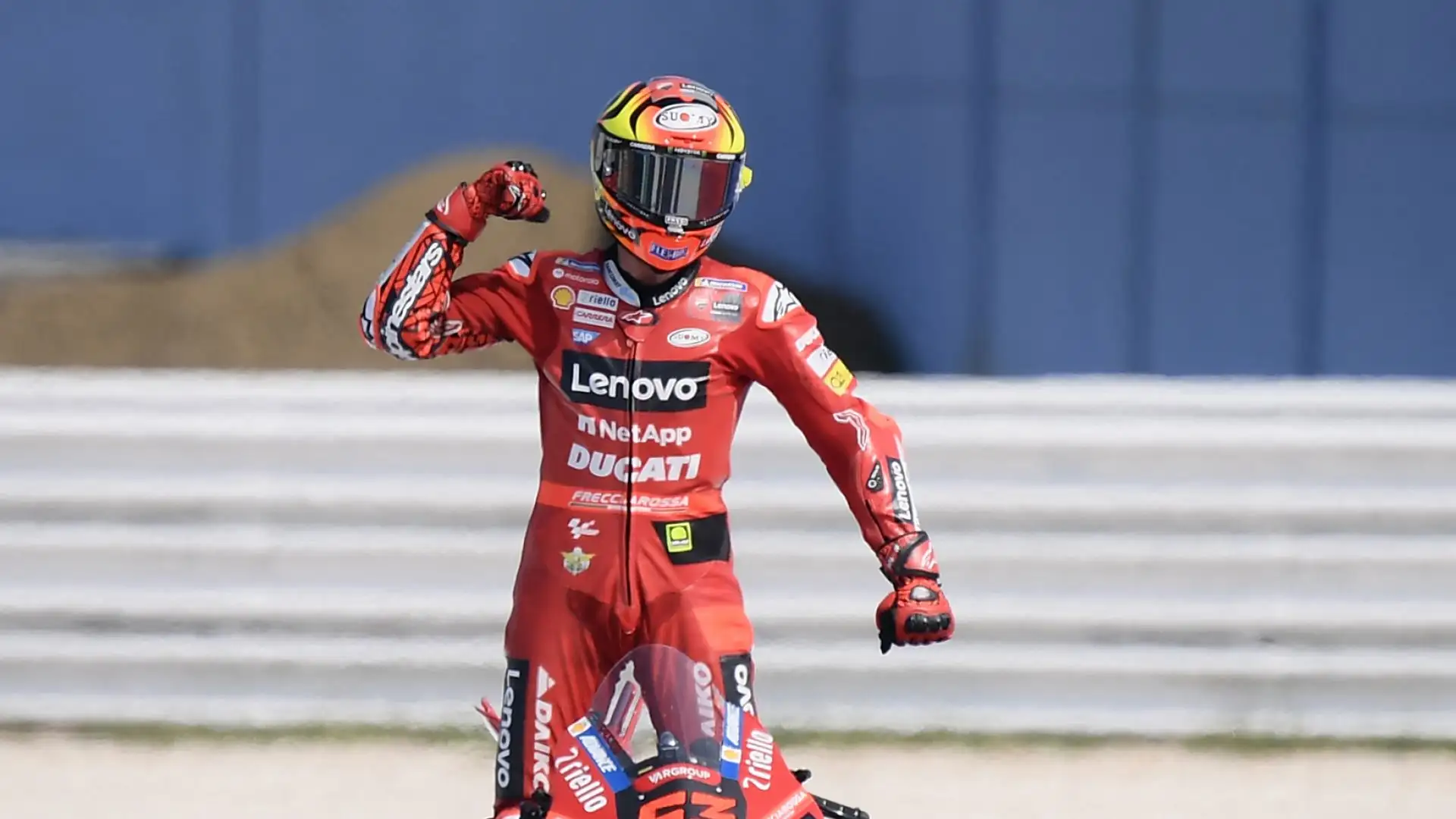 Bagnaia 10: Pecco centra la quarta vittoria di fila, mai nessuno c'era riuscito in Ducati, neanche Stoner. Gara condotta in maniera perfetta, resiste con freddezza agli assalti di Bastianini e Viñales
