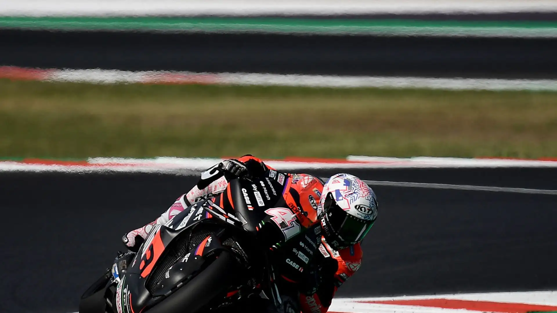 Aleix Espargarò 5,5: si vede che non è al meglio, è perde nettamente il confronto con il compagno dell'Aprilia Viñales 
