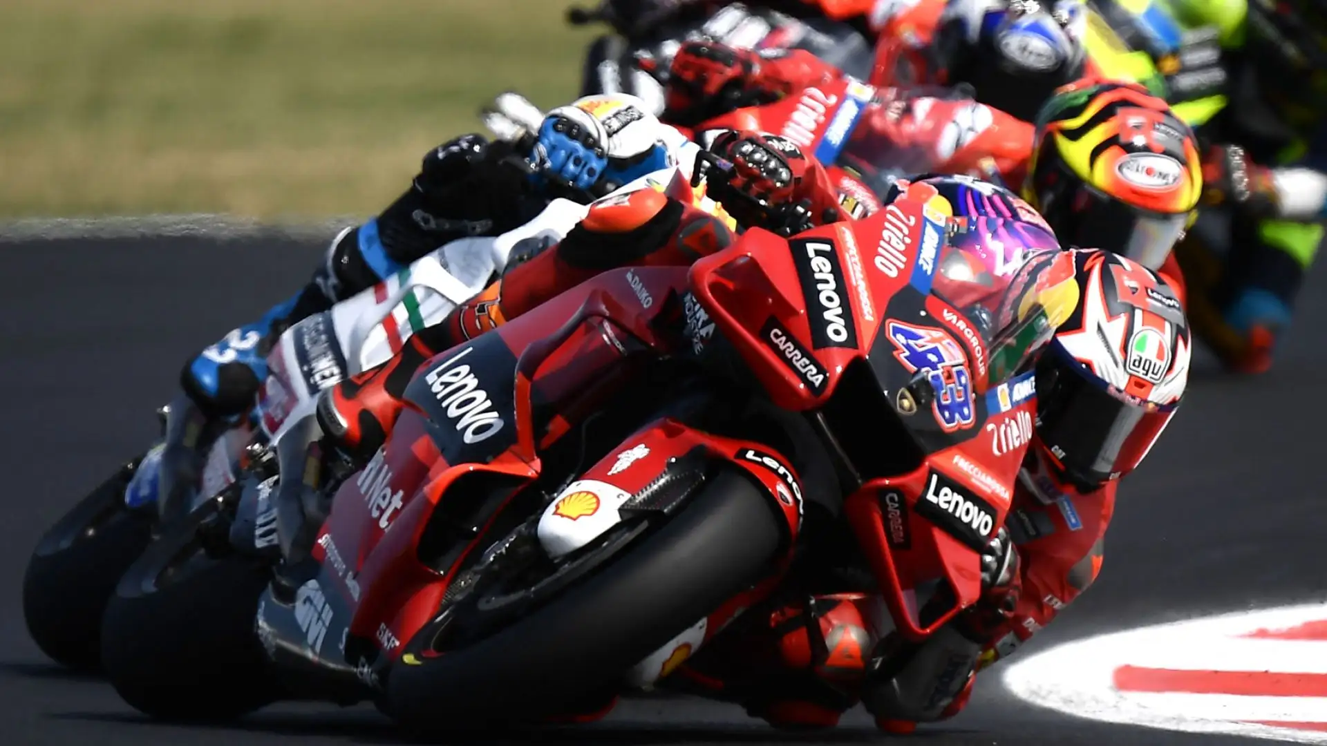 Miller 4: doveva aiutare Bagnaia, e invece finisce per terra dopo pochi giri. Un disastro per l'australiano, mai continuo

