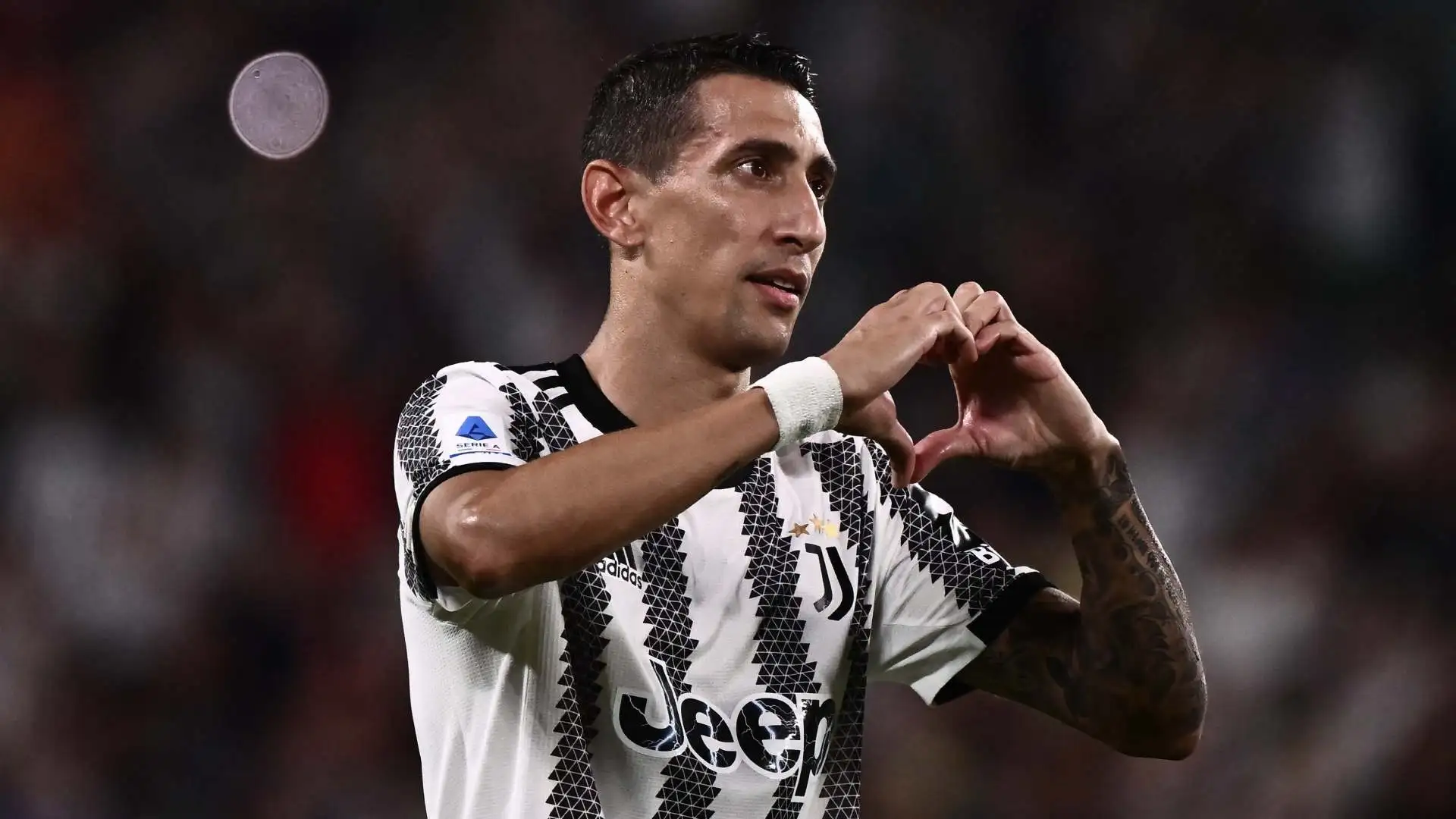 La Juventus ha completato il suo tridente d'attacco con Angel Di Maria, che ha subito sfoggiato il suo talento.