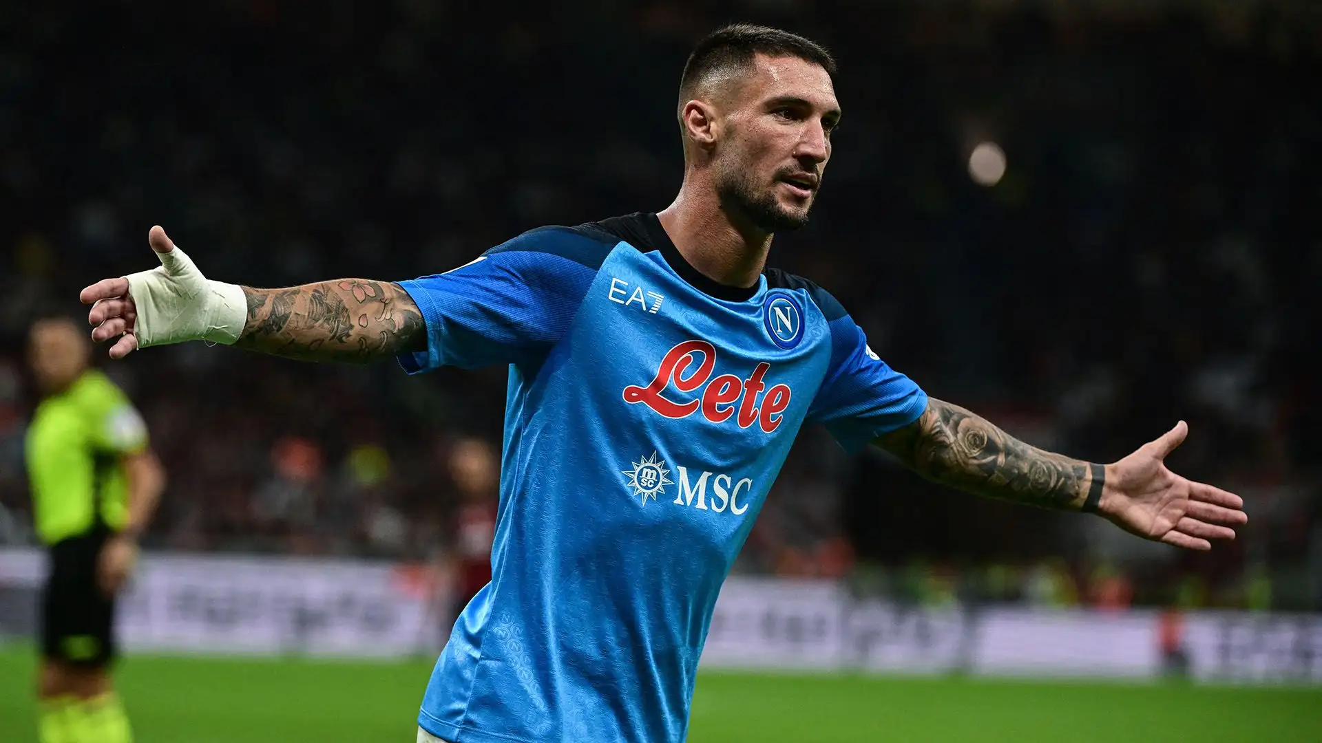 In precedenza, al 55', il Napoli era passato in vantaggio grazie ad un rigore realizzato da Politano e assegnato dall'arbitro dopo un consulto al VAR