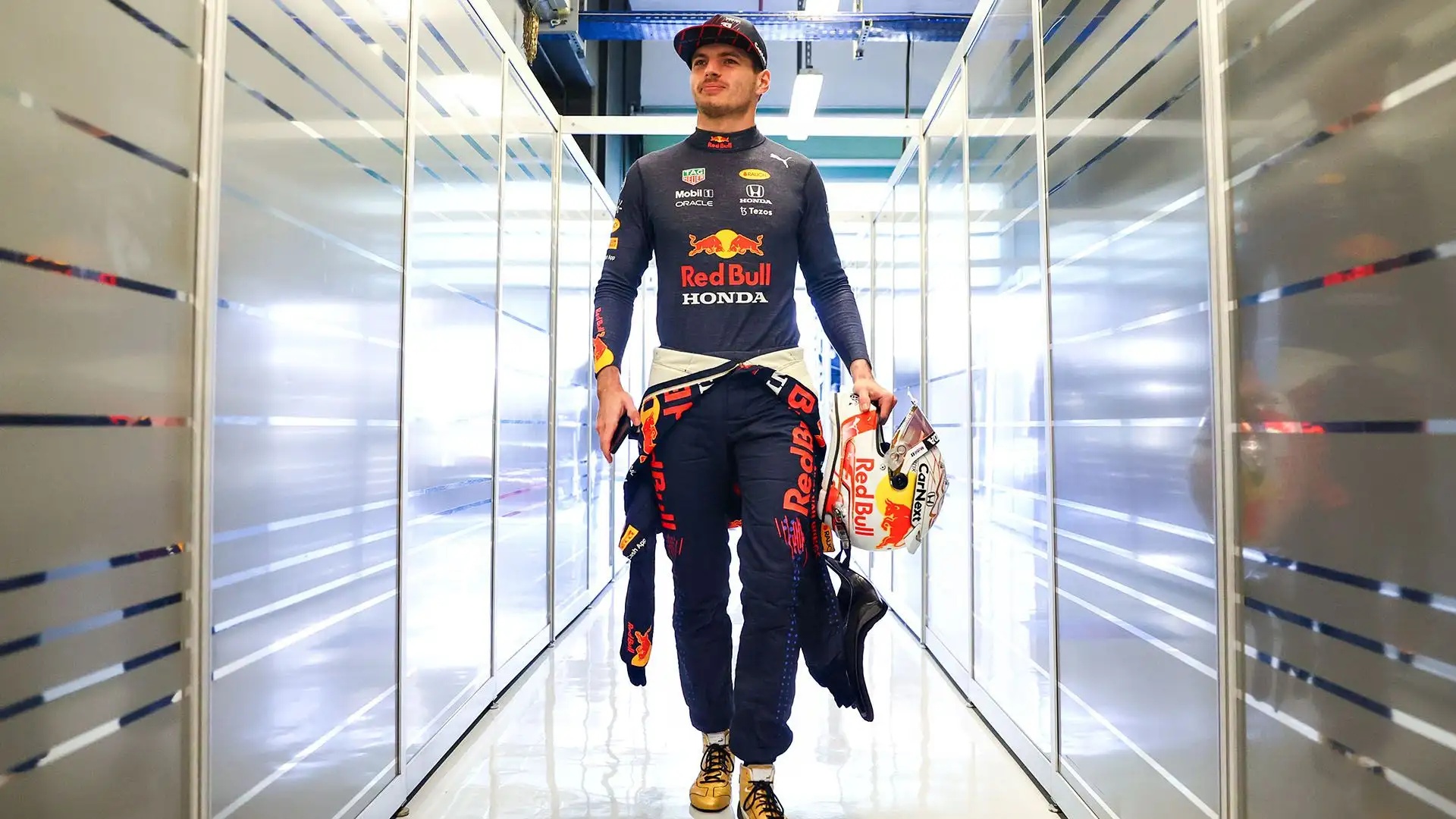 Nella stagione 2021 si laurea campionde del Mondo di Formula 1