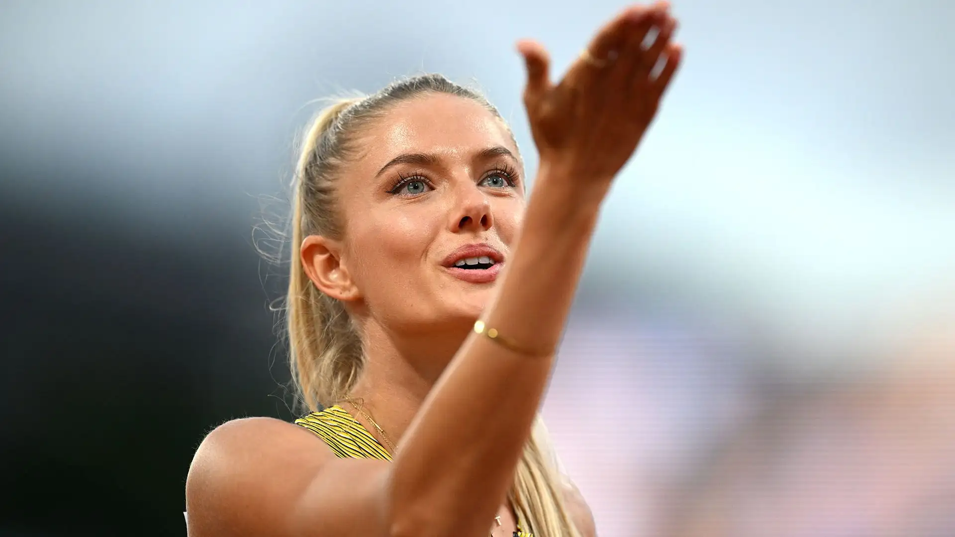 Nel 2017, la rivista australiana Busted Coverage ha descritto Schmidt come "l'atleta più bella del mondo". 